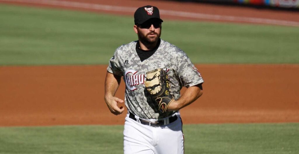 Colorado Rockies acquire Cody Decker from Royals