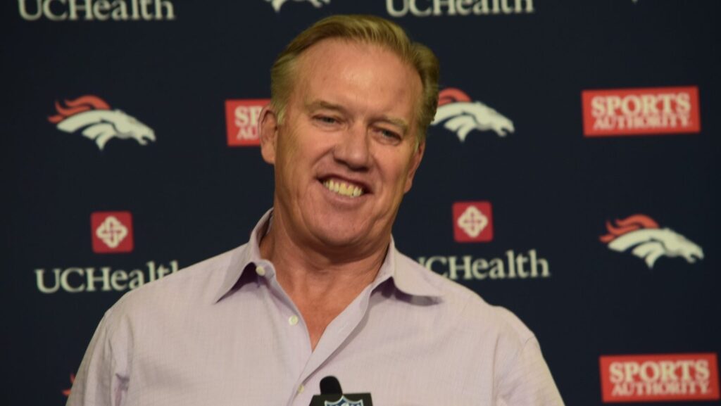 Kaepernick, Hoyer, Sanchez: Elway updates the situation at quarterback for the Broncos