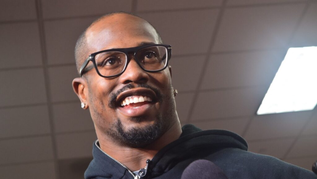 Von Miller hopeful a long-term deal will get done “any day”