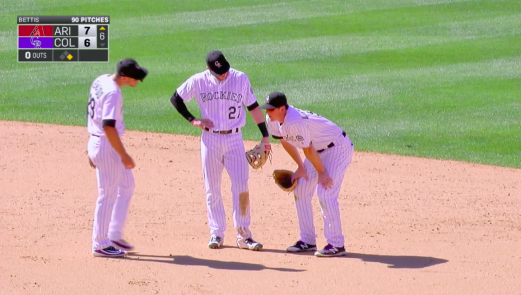 Video: DJ LeMahieu exits Rockies game early due to a left knee contusion.