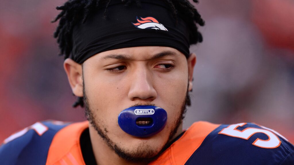 Broncos’ captain DeMarcus Ware delivers strong message to Shane Ray