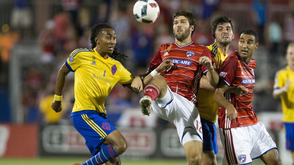 Rapids steal a big win in Dallas, get back into second place