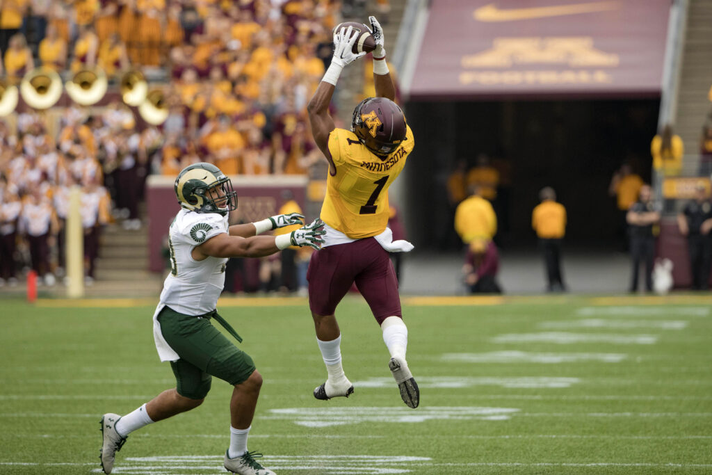 Golden Gophers rushing attack buries Rams