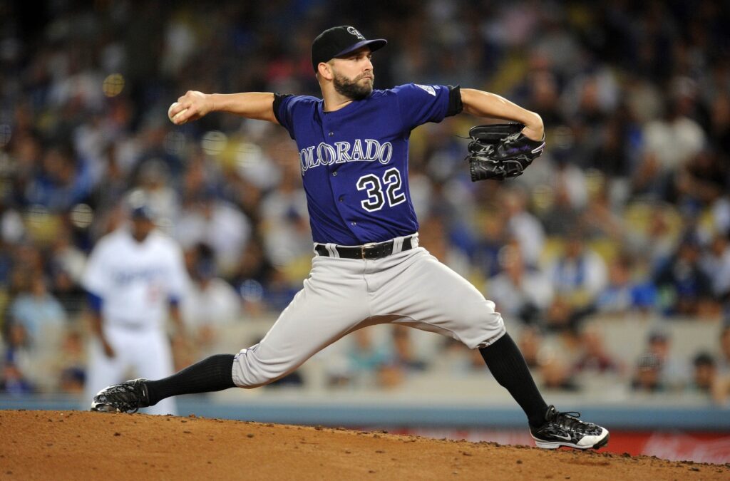 Chatwood dominates Giants, finishes 2016 as best road pitcher in MLB
