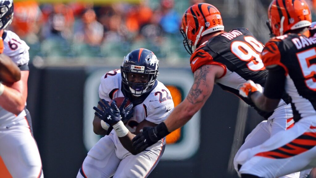 Kubiak admits “We have to do a better job” in running game