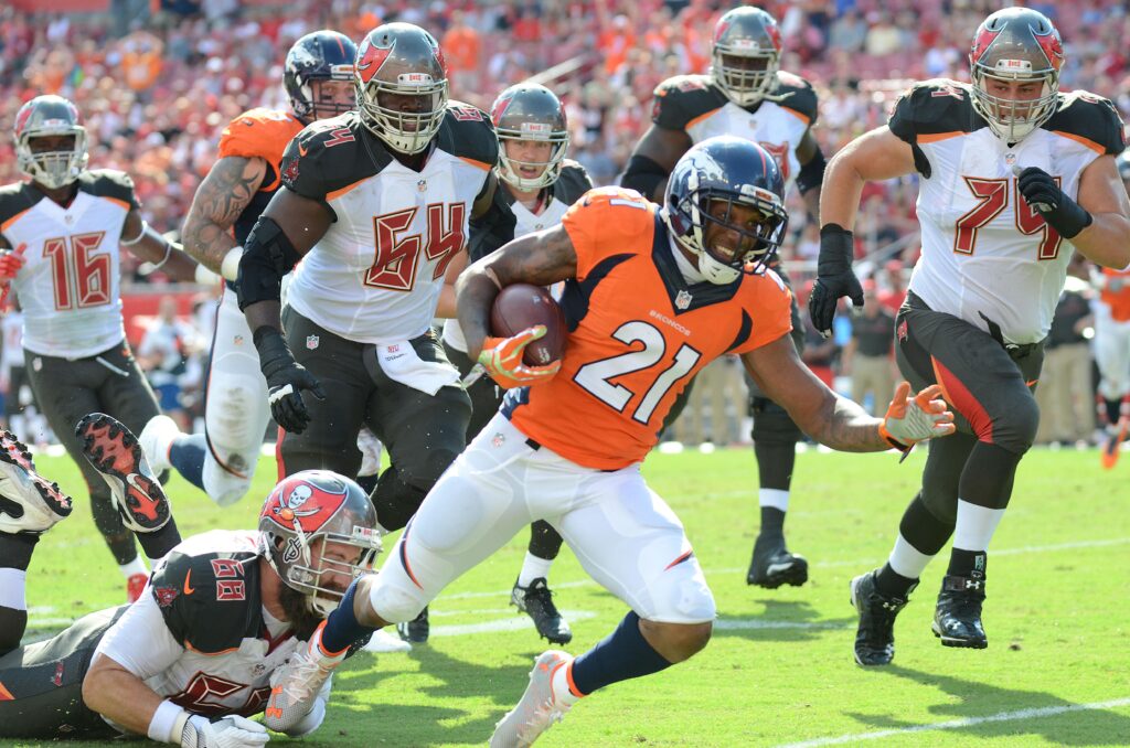 Broncos sink Buccaneers, improve to 4-0