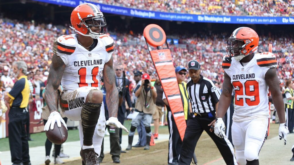 Football Betting Podcast: Four underdogs in another spread busting week!