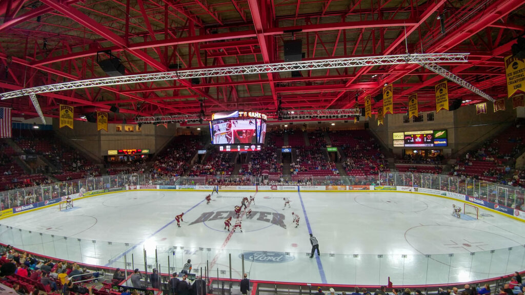 DU Men’s Hockey falls to Boston College 3-1 in Ice Breaker Consolation Final