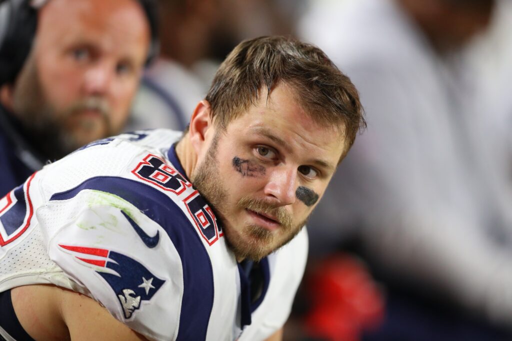 Broncos acquire tight end from Patriots