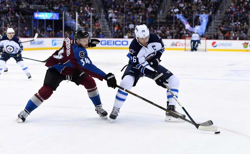 Avalanche find good fortune in win over Jets