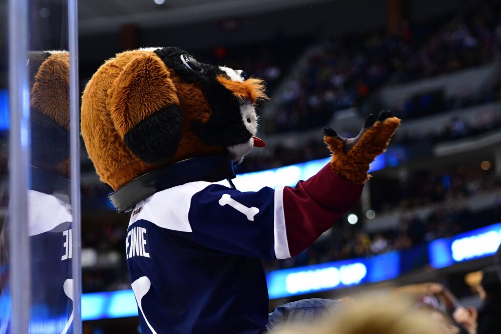 Avalanche topple monarchy in 4-1 win over Kings
