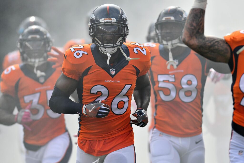 Broncos sign Darian Stewart to four-year extension