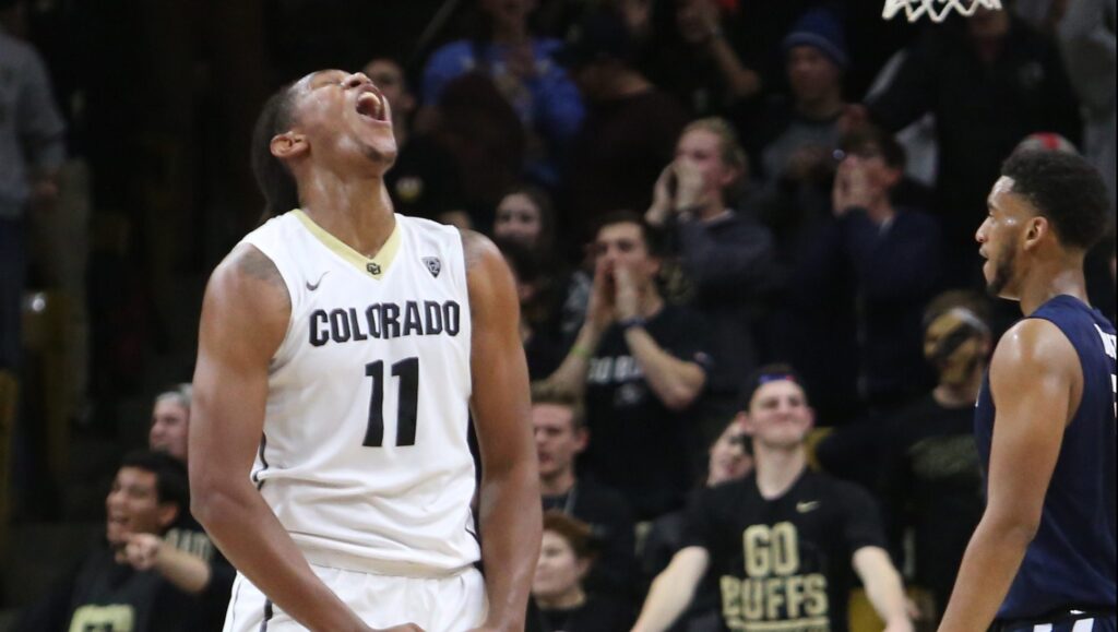 PHOTOS: Buffaloes avoid wound from Musketeers