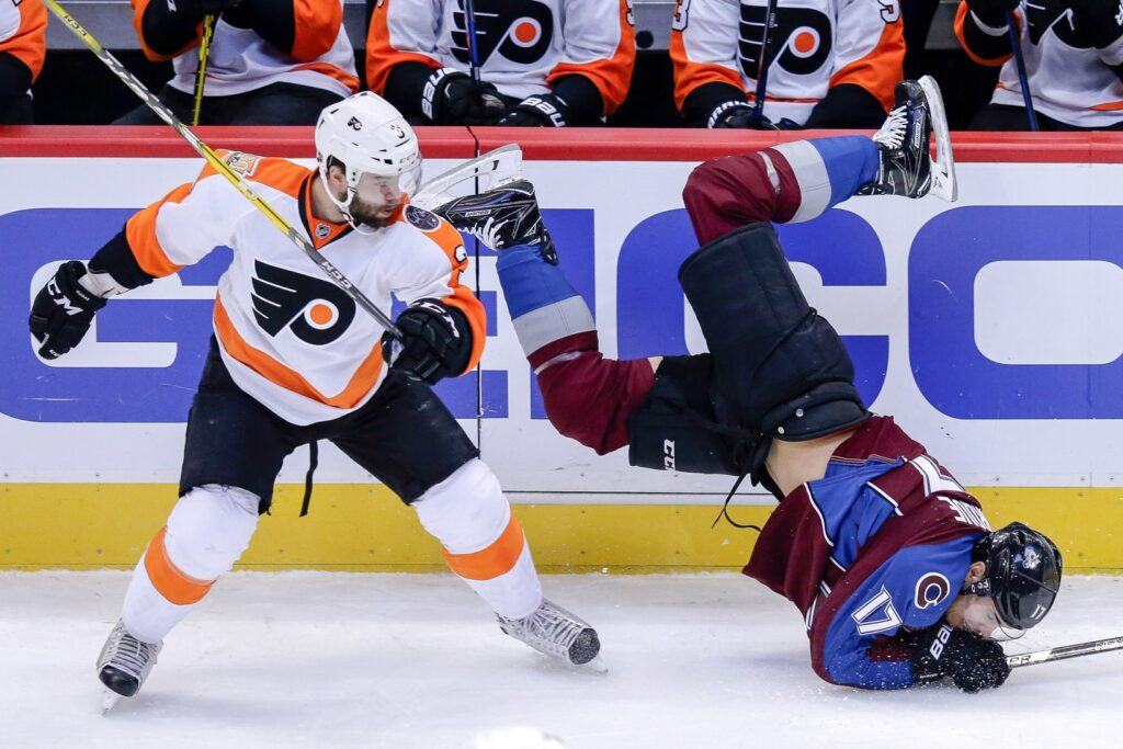Avalanche fall apart in third period again in loss to Flyers