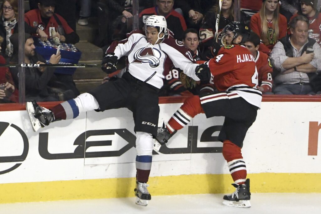 Avalanche find offense in overtime win over Blackhawks