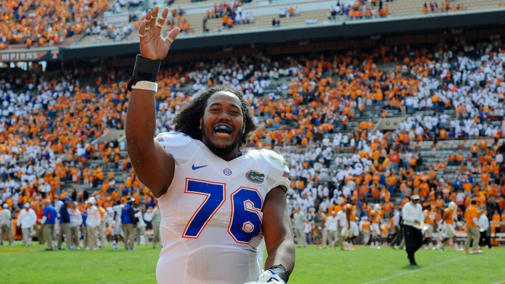 Denver Broncos sign draft picks Max Garcia, Darius Kilgo