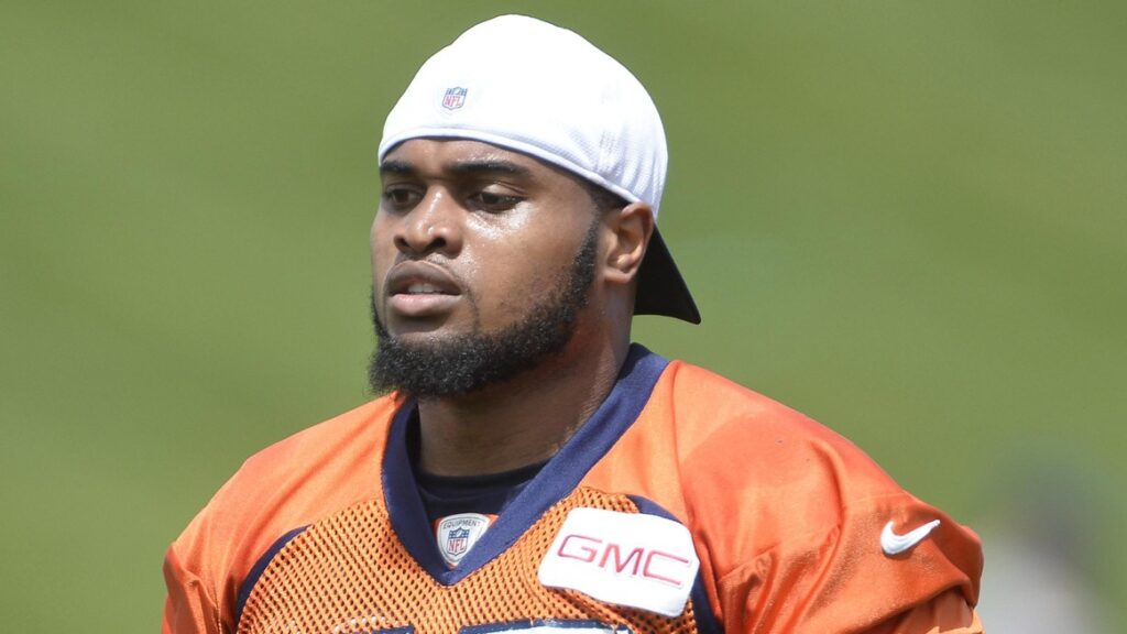 Denver Broncos trade T Chris Clark to Houston Texans for Draft pick