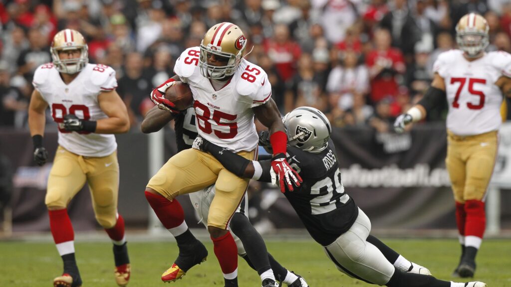 Colts DC Greg Manusky hopes Vernon Davis doesn’t play much Sunday