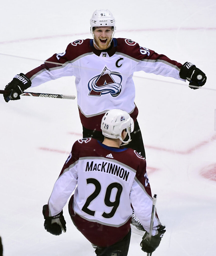 Avalanche-Canucks player grades: Career night