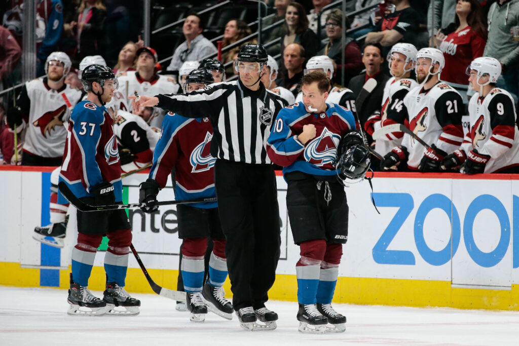 Avs-Coyotes Grades: Home cookin’