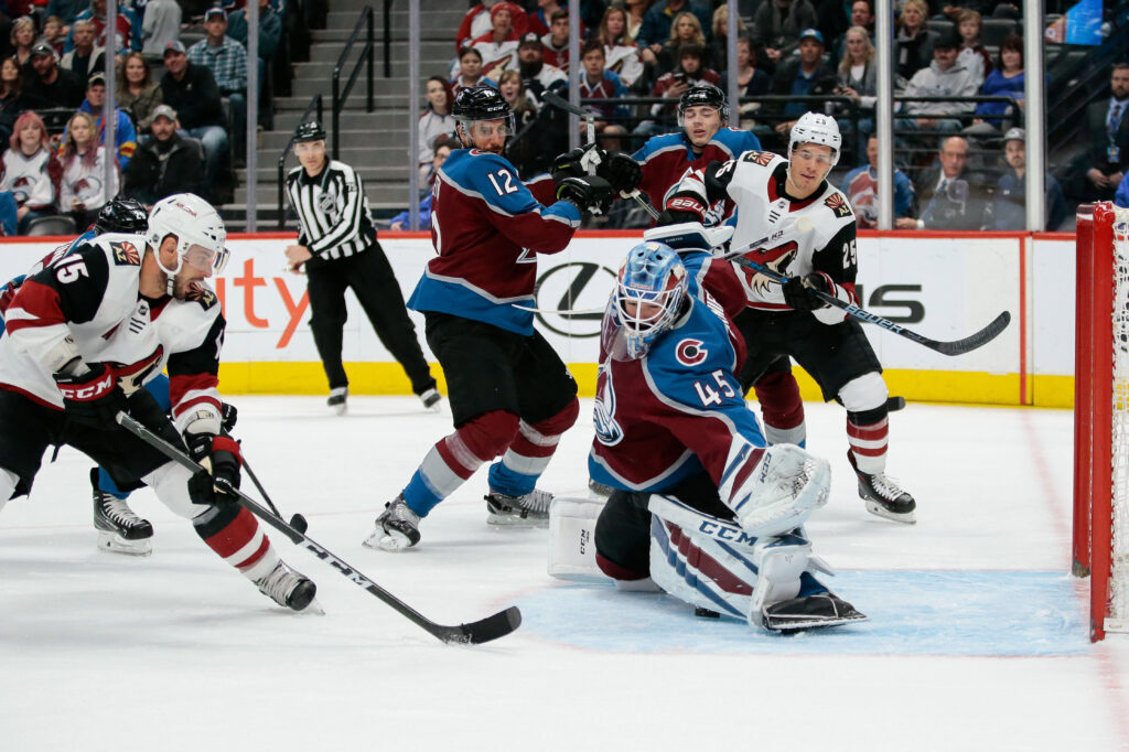 Jonathan Bernier hurt again