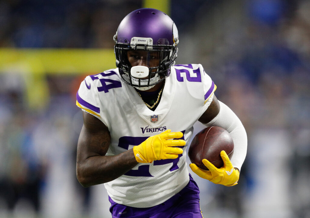 Broncos to add free-agent corner