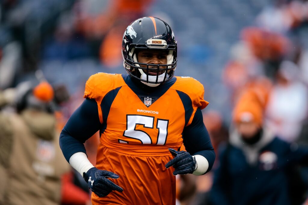 Broncos solidify linebacking corps