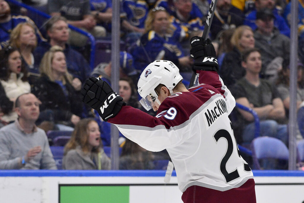Avs-Blues Grades: Point bandits