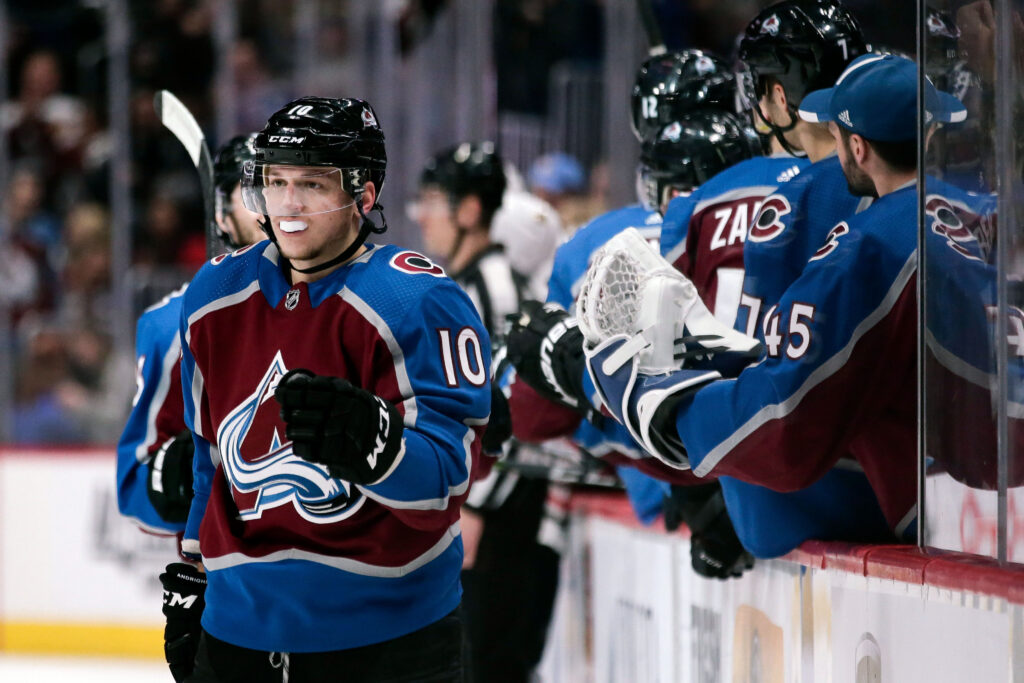 Avs-Blackhawks Grades: Varly returns in style