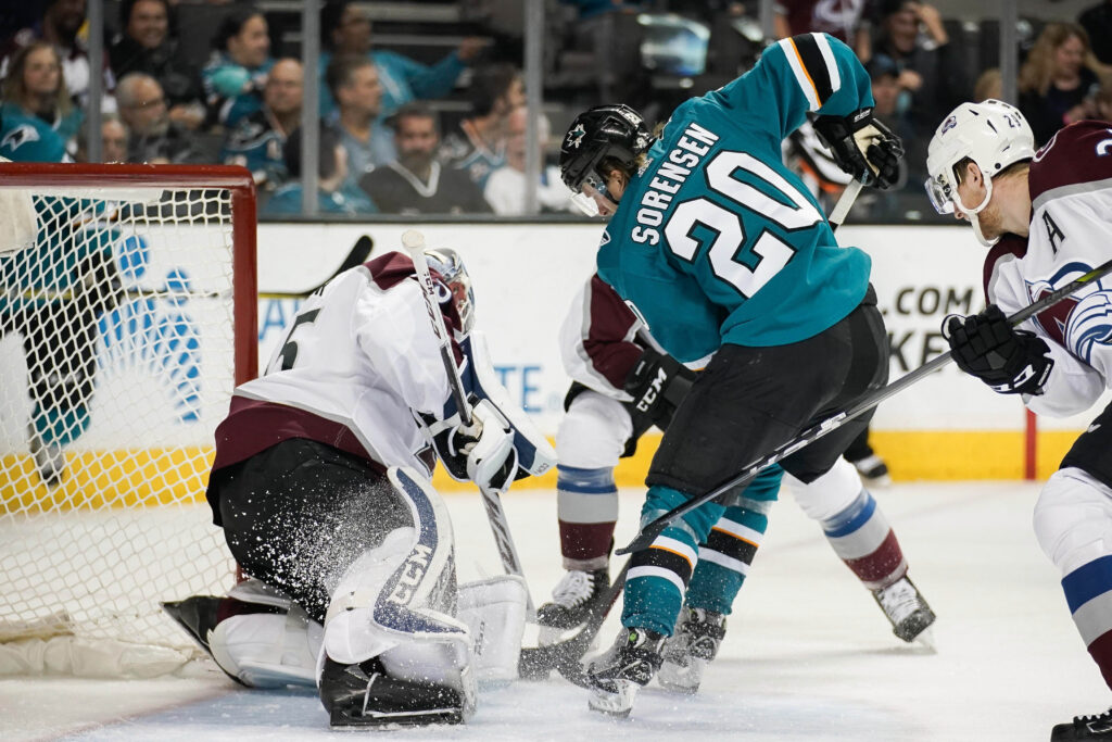 Avalanche blow another chance to inch closer to playoffs