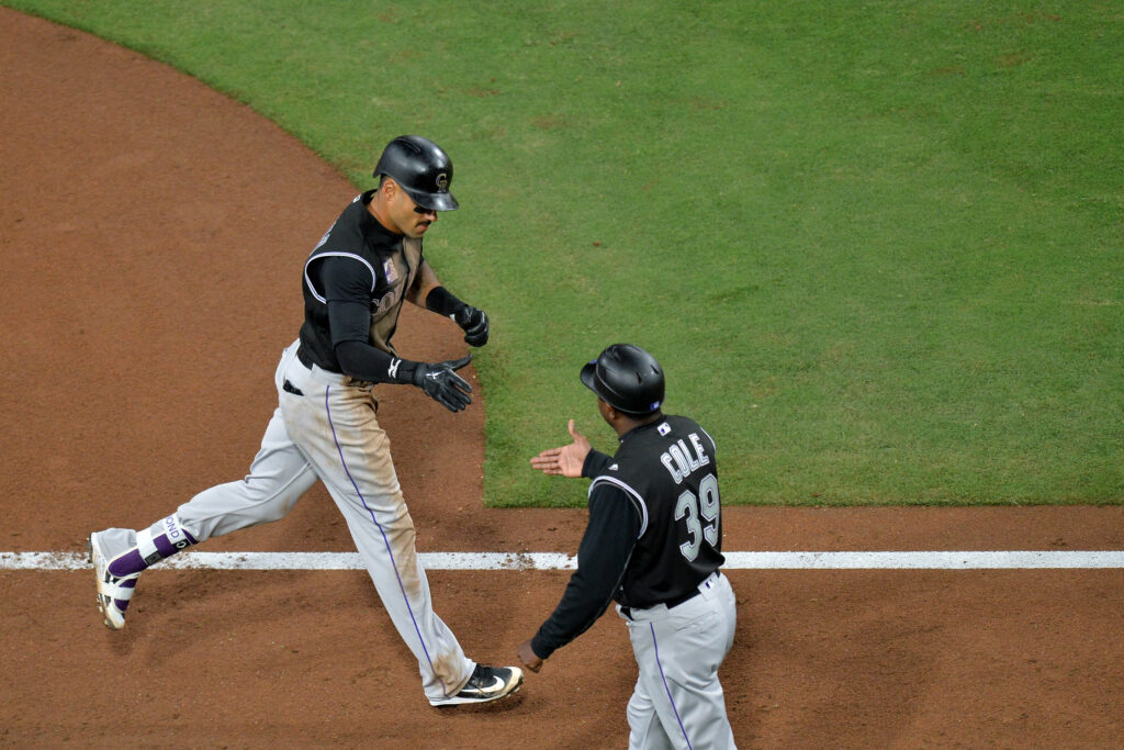 Desi dunks his old club, Rox steal series in Washington