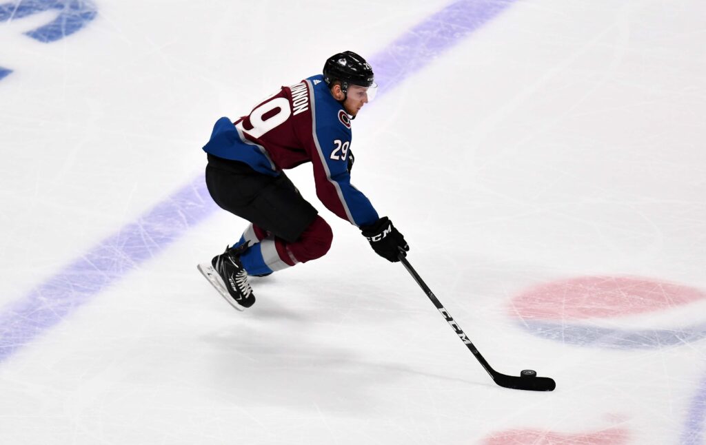 Nathan MacKinnon slices and dices Preds to get Avs back in series