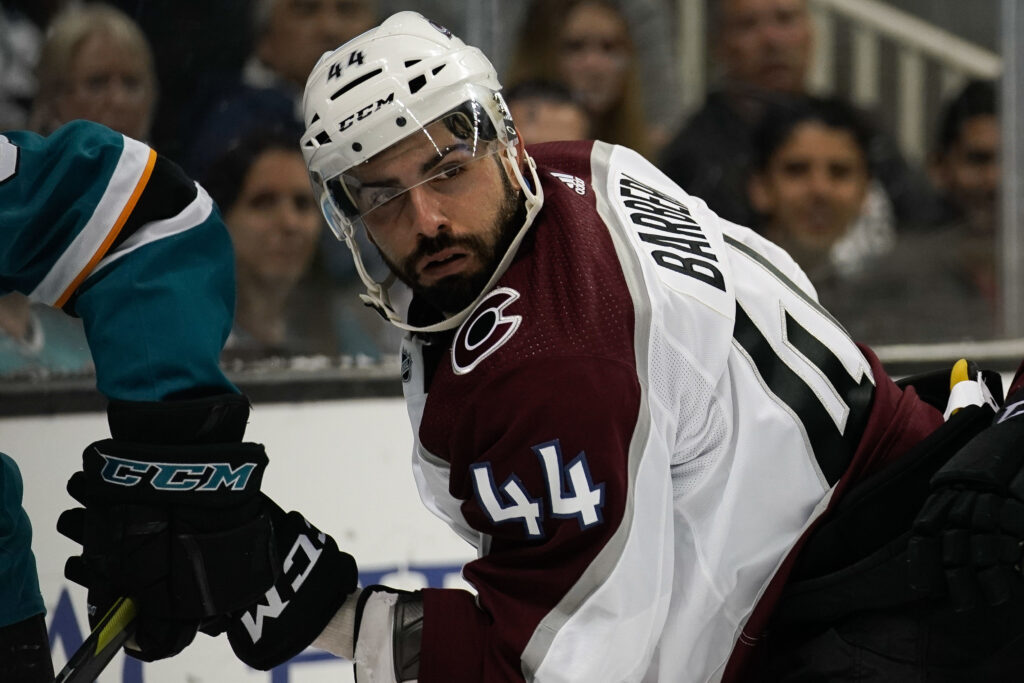 Mark Barberio stays in Colorado
