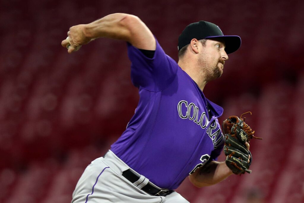 Shaw’s miserable inning costs Rockies again