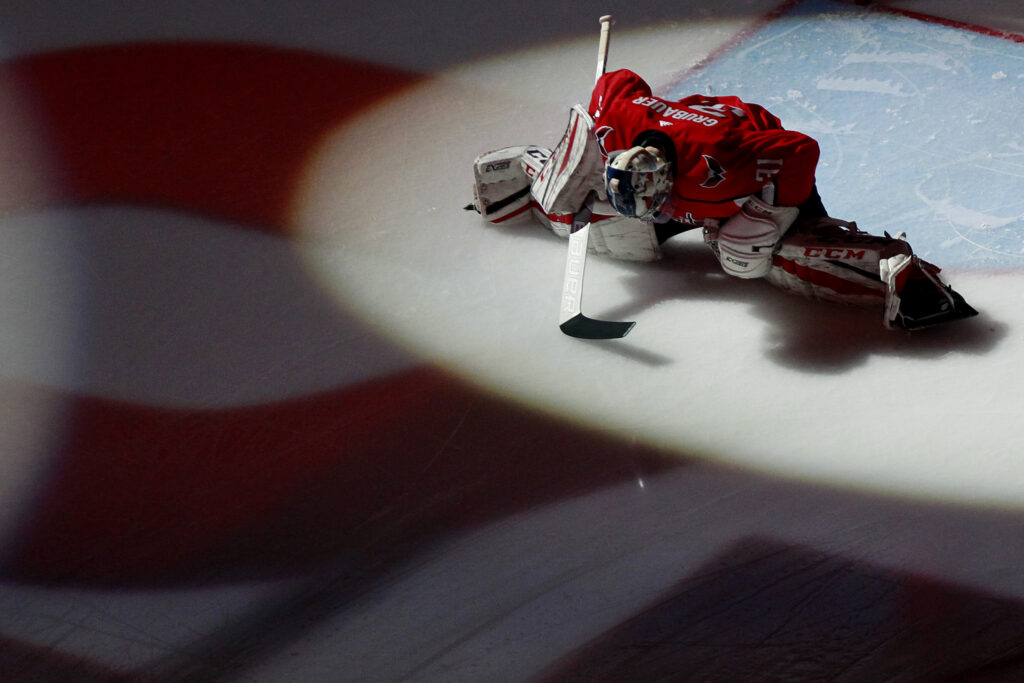 Avalanche lands top young goaltender