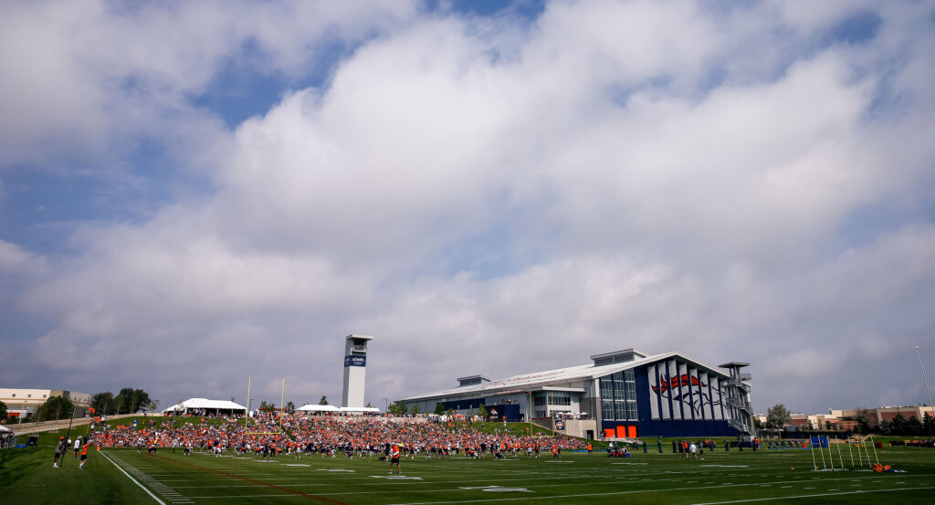 “Peyton effing Manning” leaves newcomers star-struck with surprise appearance at Broncos’ camp