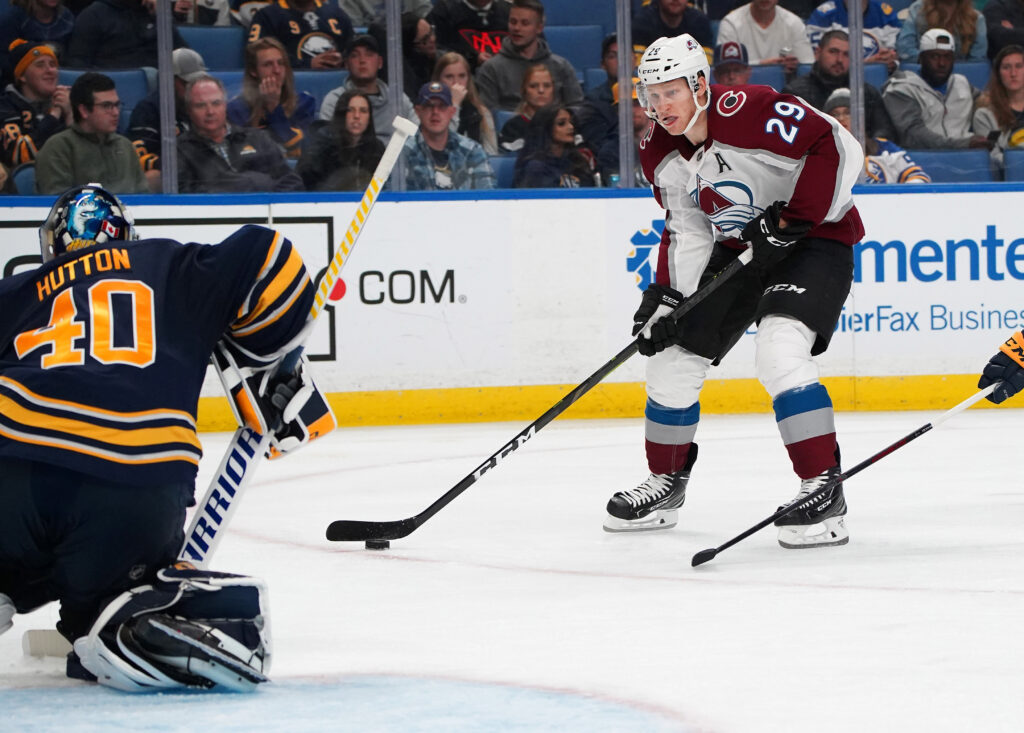 Avs-Sabres player grades: Domination