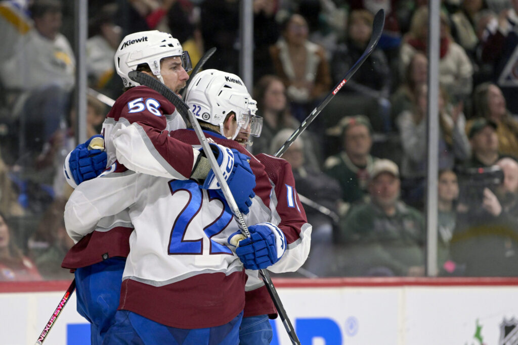 Kurtis MacDermid scores the game-winning goal in Avs Thanksgiving Showdown