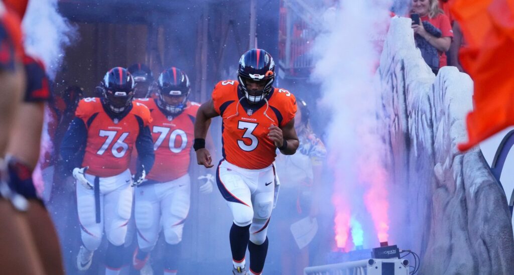 Report: Russell Wilson signs five-year, $245 million extension with the Broncos