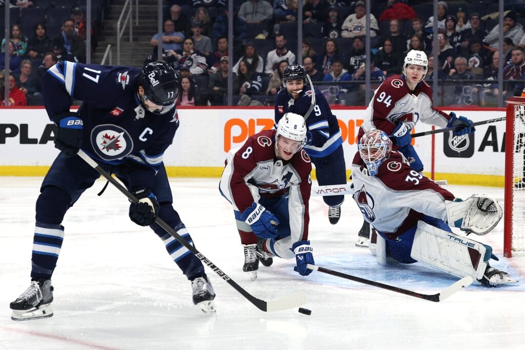 Another offensive outage costs the Avalanche