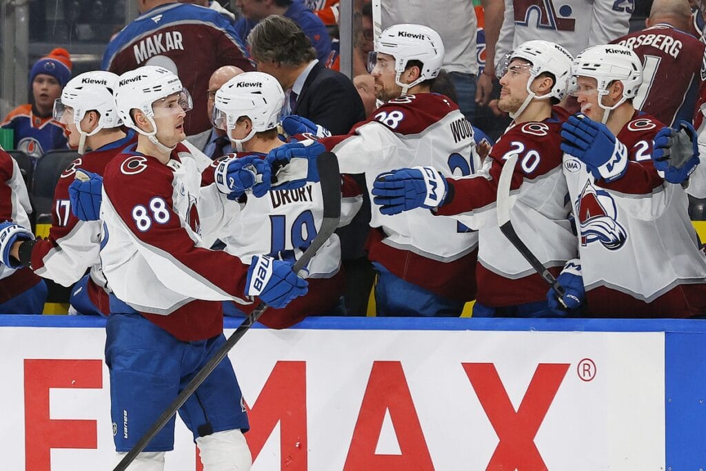 Avalanche win four of five heading into Four Nations break