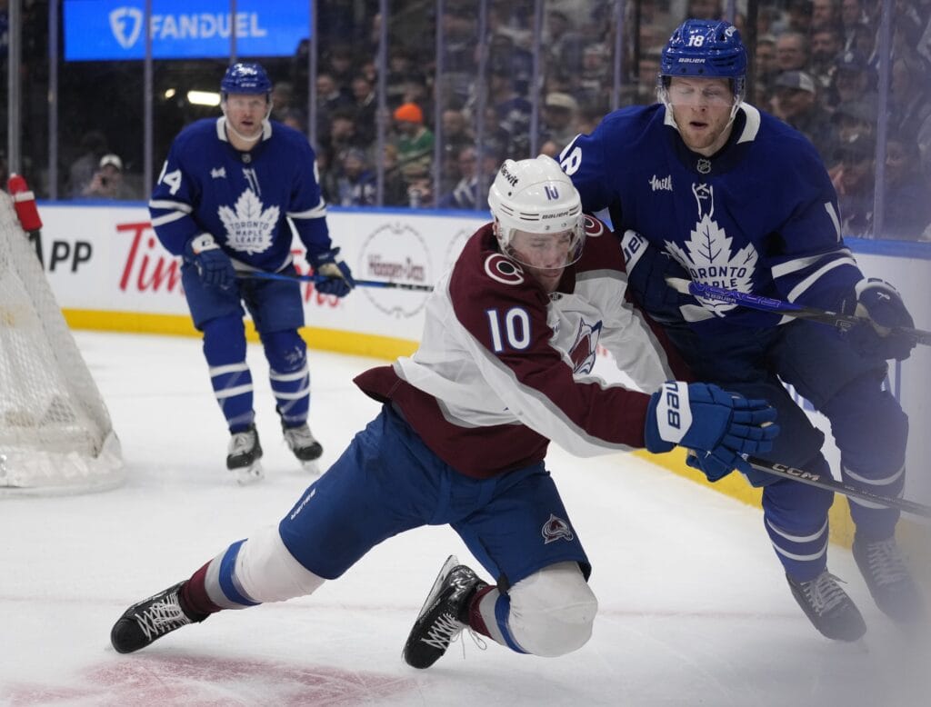 Colorado Avalanche fall victim to “those” hockey bounces