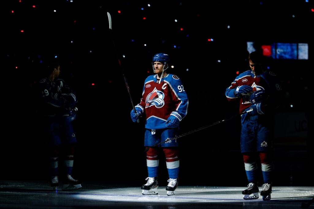 Gabriel Landeskog showered with love in his return to the Avalanche lineup for the first time in three years: “That’s a memory for life”