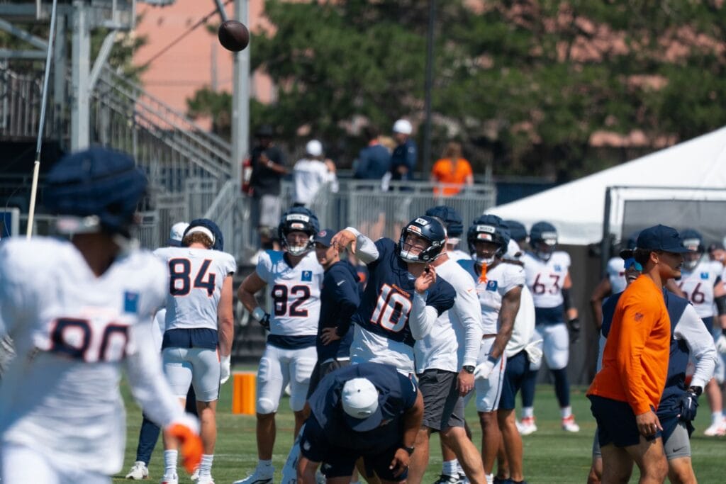 Bo Nix throws a deep ball at Denver Broncos training camp