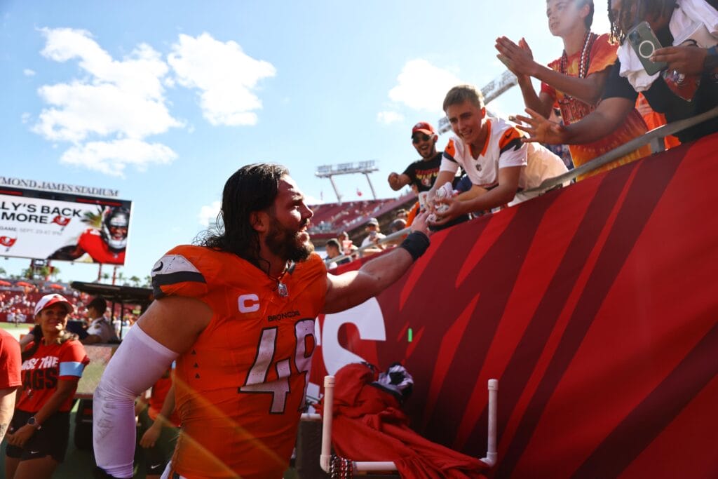Alex Singleton explains the Broncos defense’s goal against the Bengals