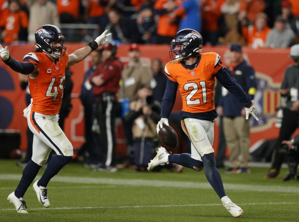 “He’s a cockroach”: Riley Moss explains why Alex Singleton won the Broncos’ Ed Block Courage Award