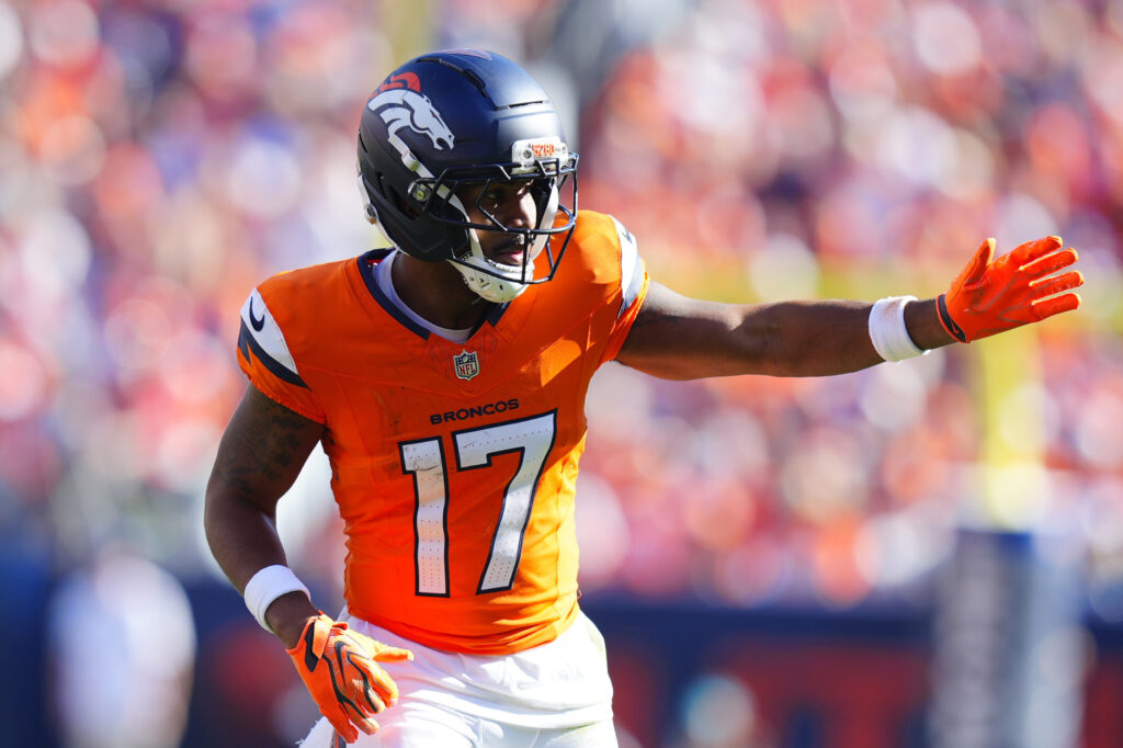 Sep 20, 2026; Denver, Colorado, USA; Denver Broncos wide receiver Jaylen Waddle (17) at the line of scrimmage against the Jacksonville Jaguars during the fourth quarter at Empower Field at Mile High. Mandatory Credit: Ron Chenoy-Imagn Images