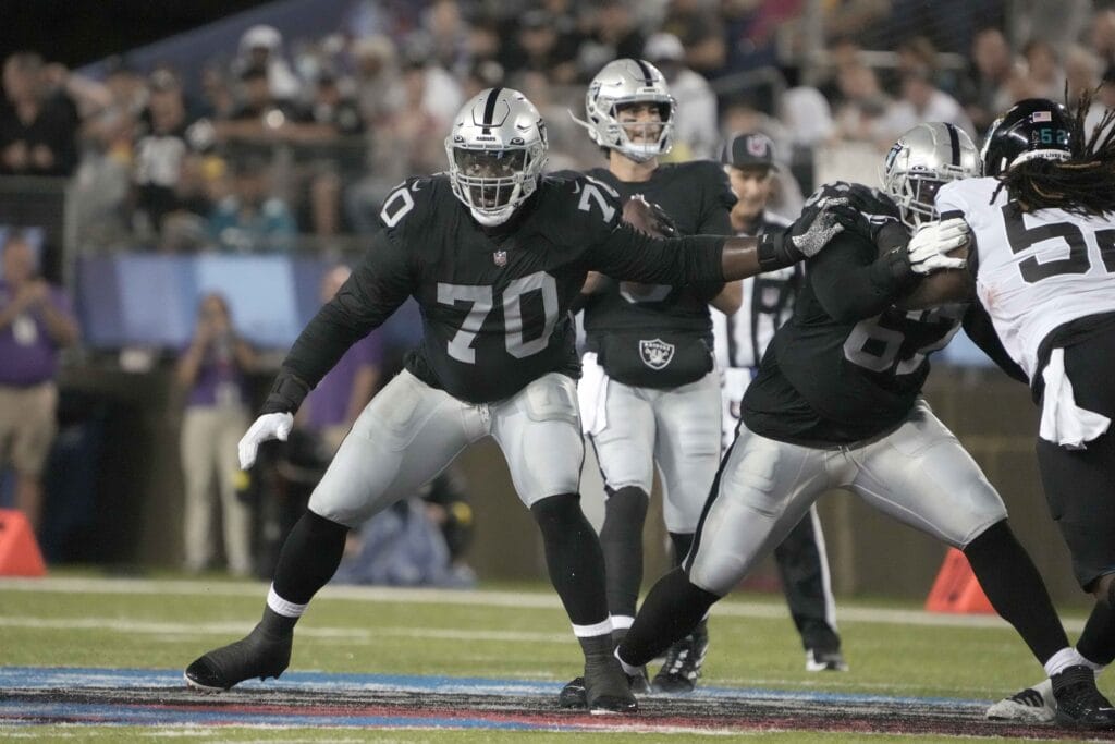It’s time to see Alex Leatherwood take over at right tackle