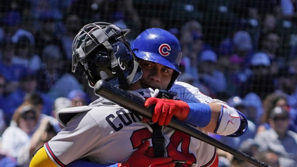Willson and William Contreras share hard-earned moment at Wrigley Field