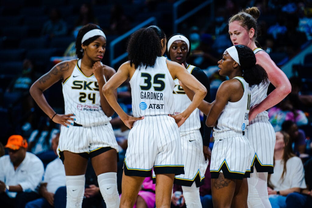 Sky to the Semi-Finals: Chicago over New York, 90-72